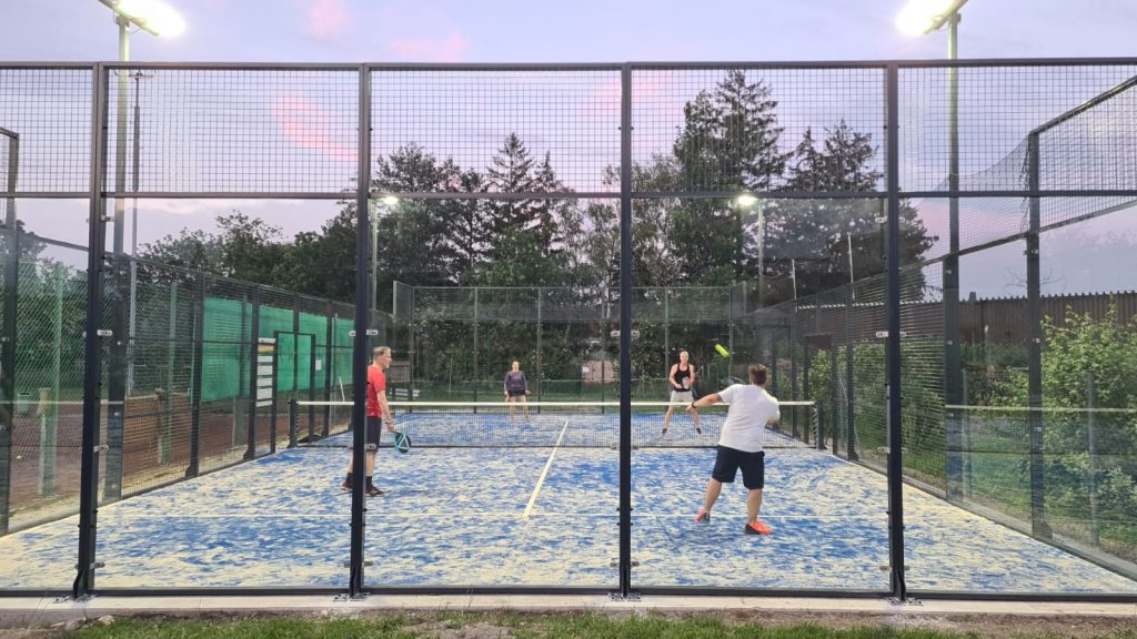 Was Sind Die Vorteile Von Padel Gegenüber Anderen Rückschlagsportarten?